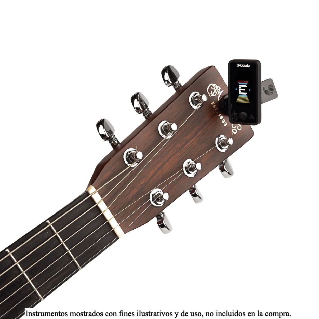 Afinador D'Addario Eclipse PW-CT-17BK montado en pala de guitarra acustica