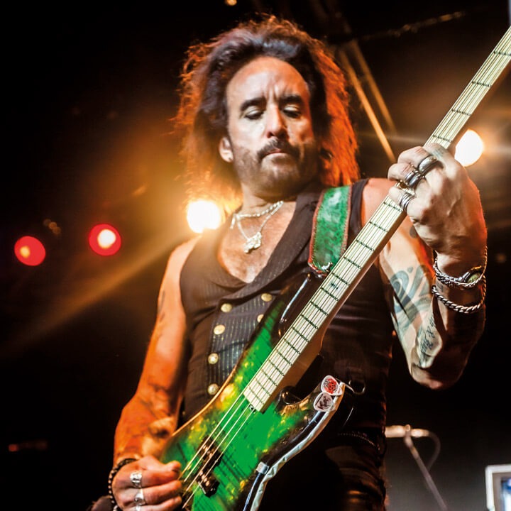 Marco Mendoza con el amplificador Blackstar